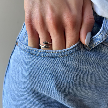 MONORA – PIERŚCIEŃ WIECZNEGO UŚCISKU